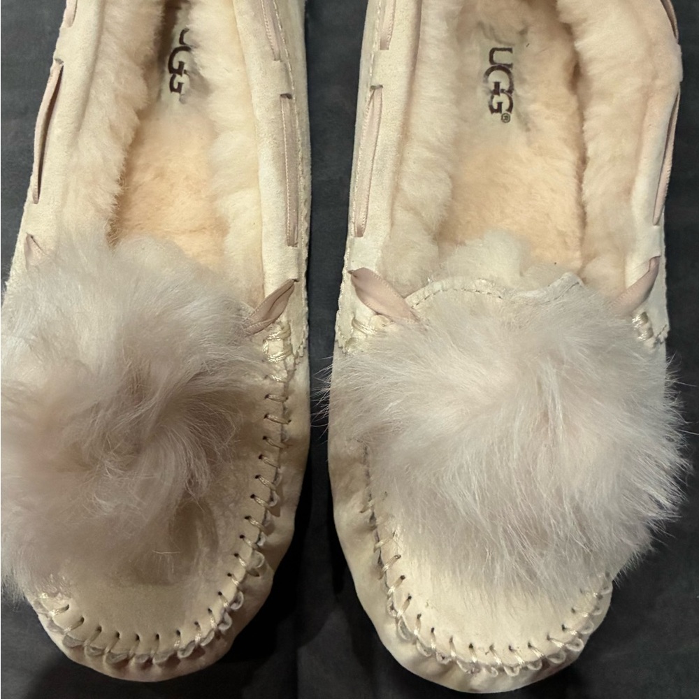 UGG Women's Tan Fluffy Slippers